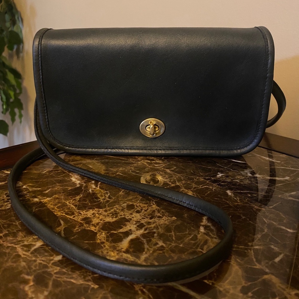 Vintage Coach Navy Dinky Bag